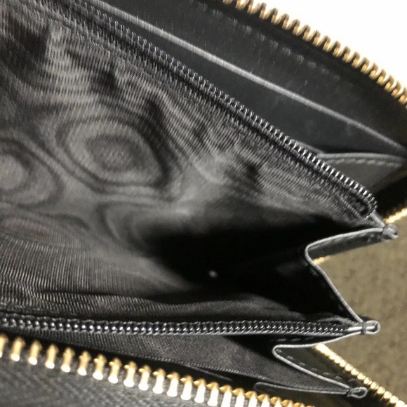 Gucci zip around bee wallet new in box - Picture 6 of 6